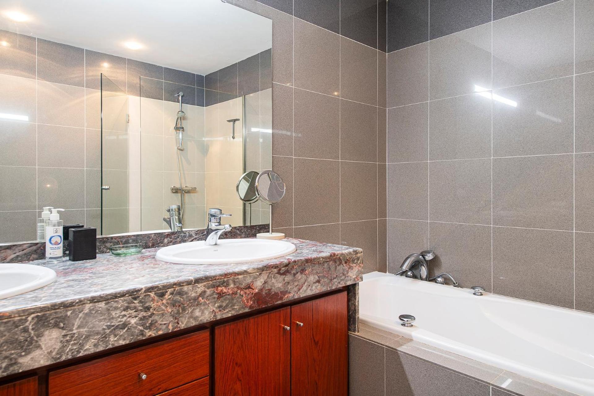 Sleep & Stay Luxury Top Floor Apt With Terrace Жерона Екстер'єр фото